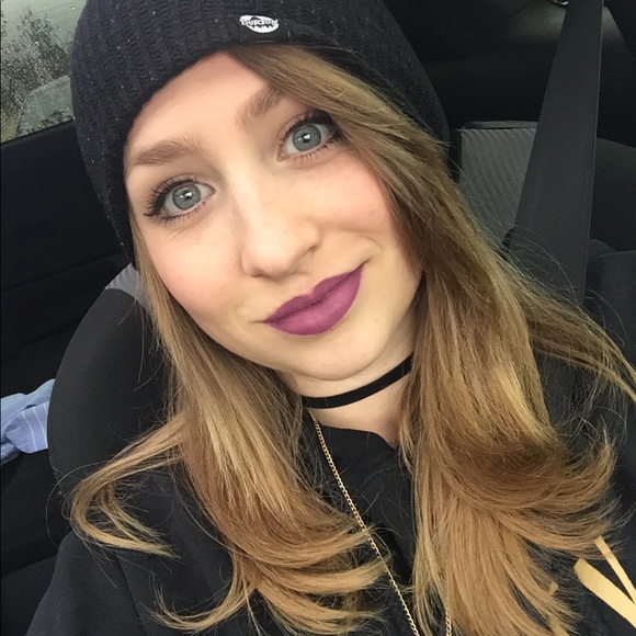 Meet your Posher, Lindsey - Picture 1 of 1